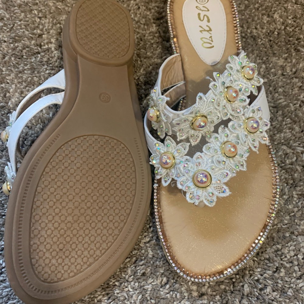 JSXW Beaded Rhinestone Sandals - Picture 4 of 5